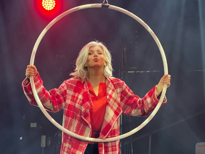 &quot;Ich fühle mich ein bisschen wie Helene Fischer!&quot; Birgit Schrowange wird am Montag in SAT.1 zur Artistin