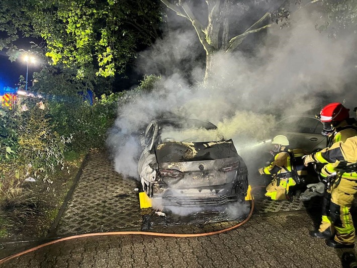 POL-ME: Weiterer Autobrand im Berliner Viertel - 2606093