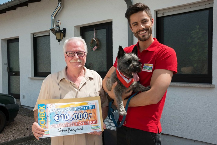 Nohfelder gewinnt 10.000 Euro - und bekommt tierischen Besuch
