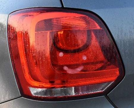 POL-EL: Emsbüren - Smiley in Rücklicht eine VW Polo gebrannt