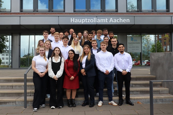 HZA-AC: Berufseinsteiger beim Hauptzollamt Aachen / Jetzt Karriere beim ZOLL starten!