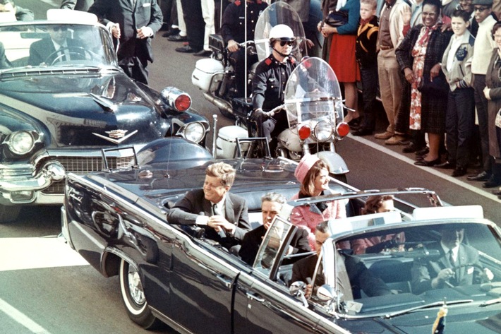 Zum 60. Todestag: 3sat zeigt "JFK Revisited ‒ Die Wahrheit über den Mord an John F. Kennedy"