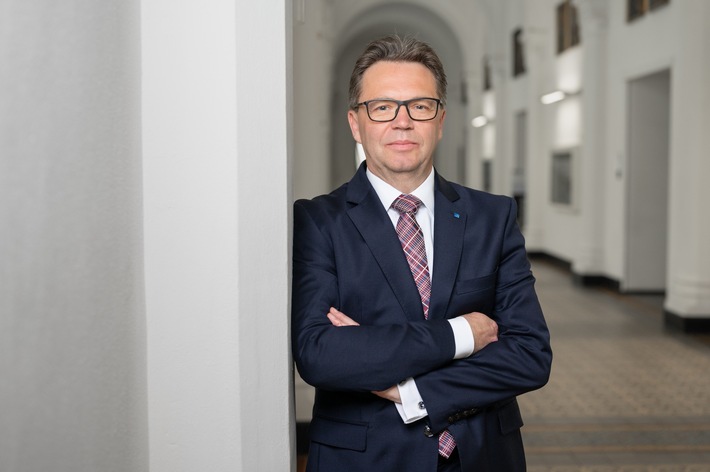 Pressemitteilung Nr. 022/2026 der Leibniz Universität Hannover   LHK wählt Prof. Dr. Volker Epping zum neuen Vorsitzenden