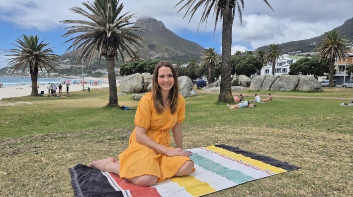 Zwischen Deutschland und Südafrika: Coach Coralie Krumpholtz lebt immer da, wo Sommer ist. / Weiterer Text über ots und www.presseportal.de/nr/181707 / Die Verwendung dieses Bildes für redaktionelle Zwecke ist unter Beachtung aller mitgeteilten Nutzungsbedingungen zulässig und dann auch honorarfrei. Veröffentlichung ausschließlich mit Bildrechte-Hinweis.