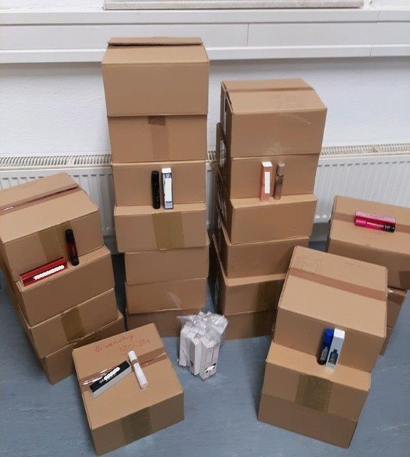 HZA-DD: Zoll beschlagnahmt 2.400 Parfümtests/ Mehrere Markenfirmen betroffen