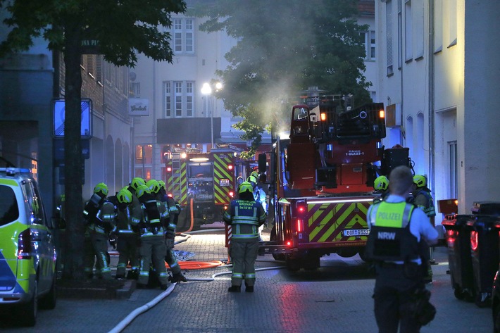 FW Gronau: Brand eines Gastronomiebetriebs an der Mühlenmahte in Gronau