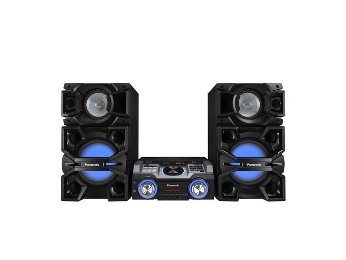 Partysound nonstop mit den Panasonic Kompaktanlagen CMAX5 und MAX4000 / Soundkraftwerke mit bis zu 2.400 Watt (RMS) für pulsierende Beats und elektrisierende Lichteffekte