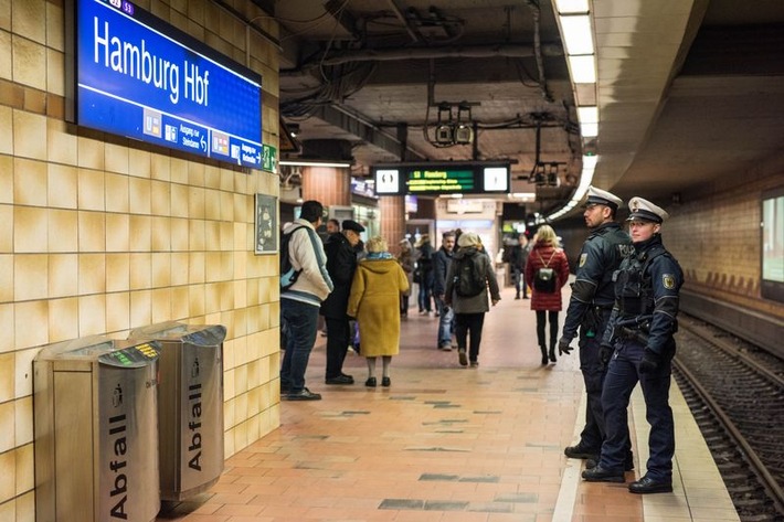BPOL-HH: Dreister Diebstahl: Schlafenden Mann das Smartphone am S-Bahnsteig im Hamburger Hauptbahnhof entwendet-