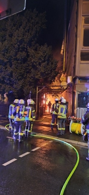FW-BN: Schneller Einsatz der Feuerwehr verhindert weiteren Schaden