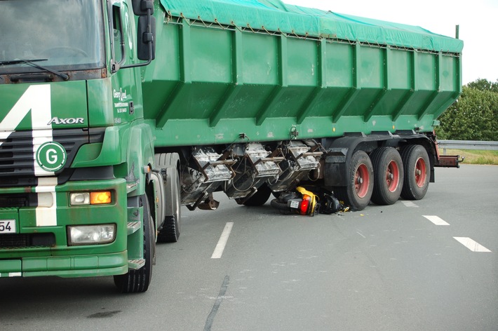 POL-STH: Verkehrsunfall in Sachsenhagen