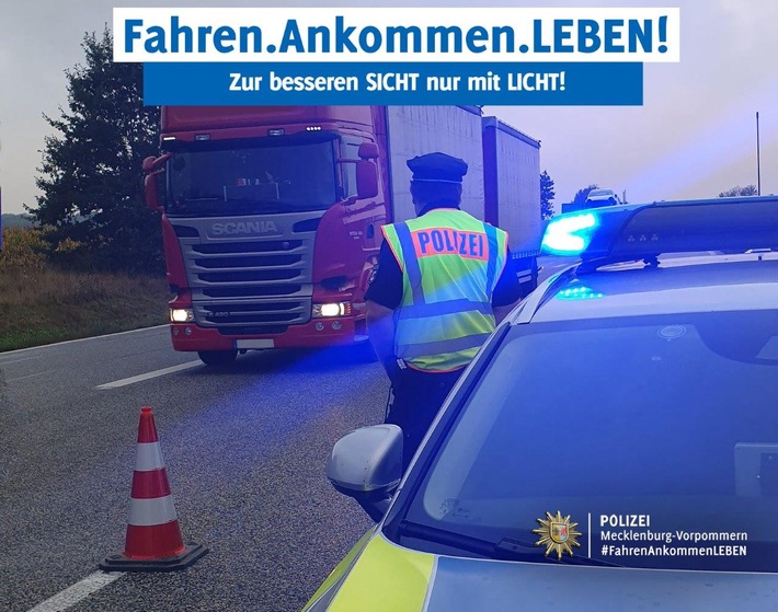 POL-HRO: Kontrollen zu "Fahren.Ankommen.LEBEN!" mit den Schwerpunkten "Lichttechnische Einrichtungen" und "Kontrolle des gewerblichen Personen- und Güterverkehrs"