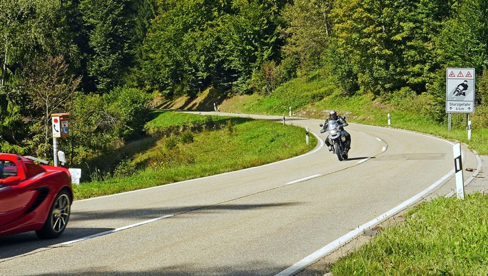 POL-DH: --- Landkreis - Start in die Motorrad-Saison ---