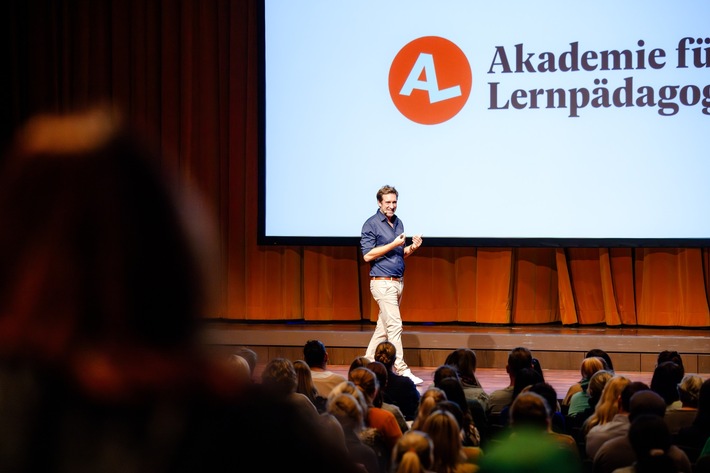 Neue Termine im Mai: Lernexperte Jürgen Möller mit erfolgreicher Live-Tour "Das Lernen lernen" unterwegs / Lernen macht Spaß