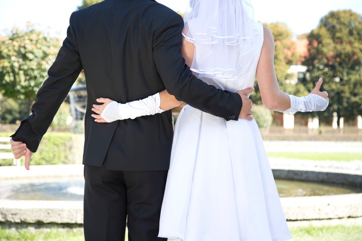 Blind-Date im Standesamt: SAT.1 zeigt ungewöhnliches Beziehungsexperiment "Hochzeit auf den ersten Blick" ab 16. November 2014 erstmals im deutschen Fernsehen (FOTO)