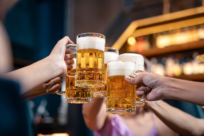 Bier, Brezn, Jodeln – Erlebnisideen zum Oktoberfest 2025 von Jochen Schweizer