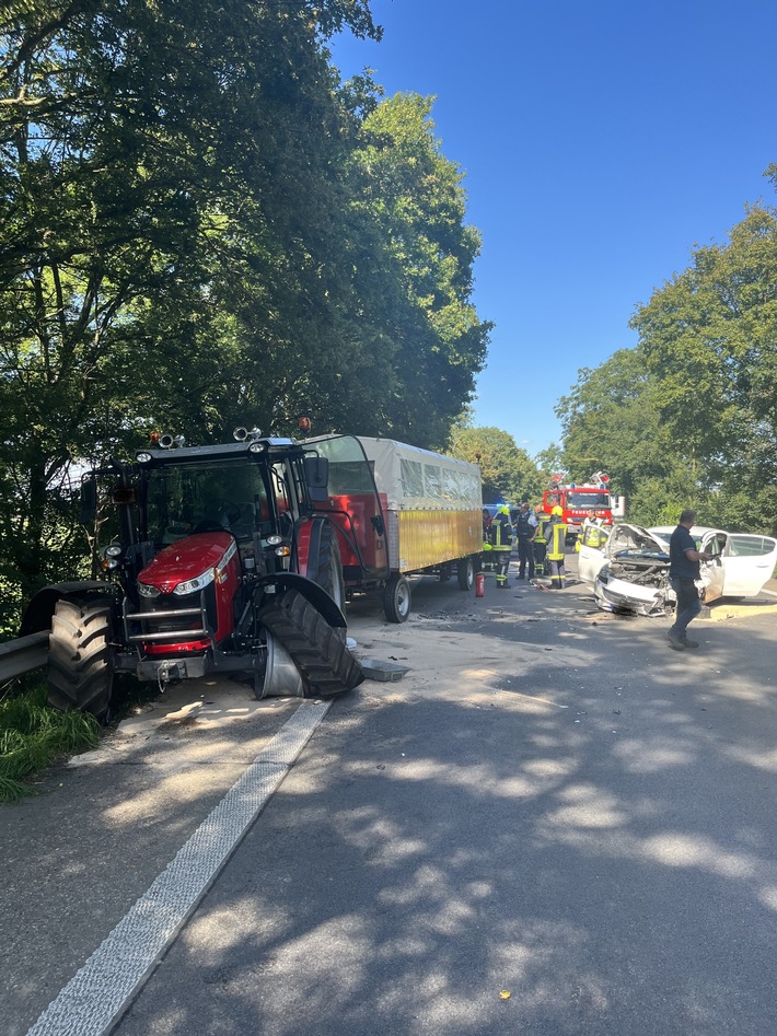 POL-KLE: Verkehrsunfall mit Personenschaden hat Sperrung der Rheinbrücke zur Folge