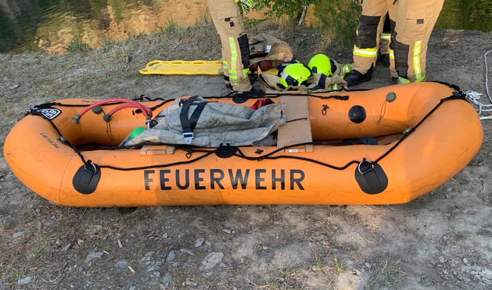 FW-Stolberg: Leblose Person im Wasser