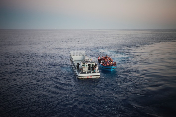 &quot;Tödliche Überfahrt&quot; - Foto der UNO-Flüchtlingshilfe beim PR-Bild Award 2015 ausgezeichnet