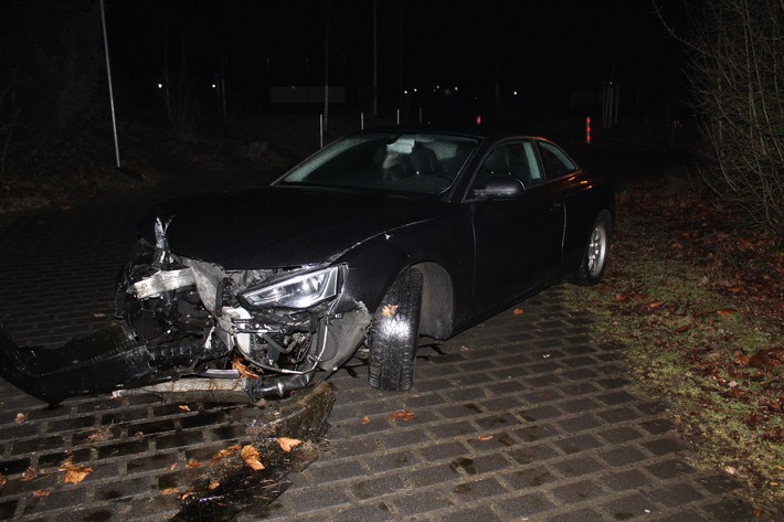POL-PPKO: Spektakulärer Unfall auf der Simmerner Straße - Mittelinsel wurde zur &quot;Startrampe&quot;