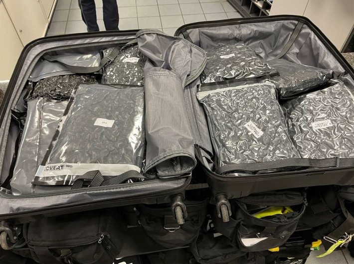 POL-W: W Verkehrsverstoß führt zu mutmaßlichem Drogenhändler - Gemeinsame Presseerklärung von Staatsanwaltschaft und Polizei Wuppertal