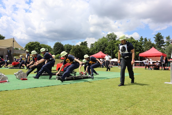Deutsche Feuerwehr-Meisterschaften: Training bei optimalen Bedingungen / Perfekte Unterstützung in Böblingen für Wettbewerb in Löschangriff und Staffellauf