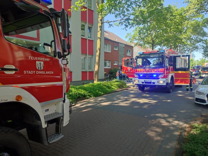 FW Dinslaken: Küchenbrand in Wohnhaus/Katze gerettet