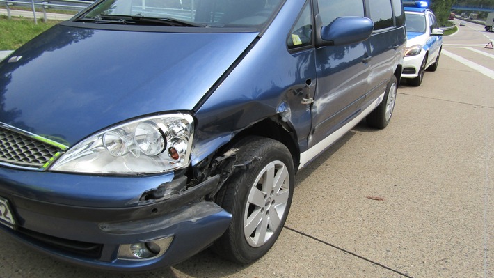 POL-PDKL: A6/Kaiserslautern, Unfallflucht nach Rechtsüberholen