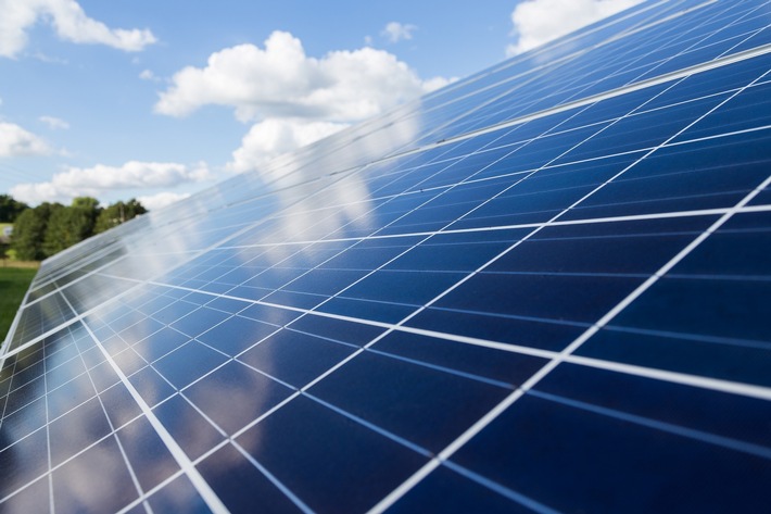 Kein Netzausbau trotz mehr Solarstrom: BFH-Forschende zeigen Lösungen