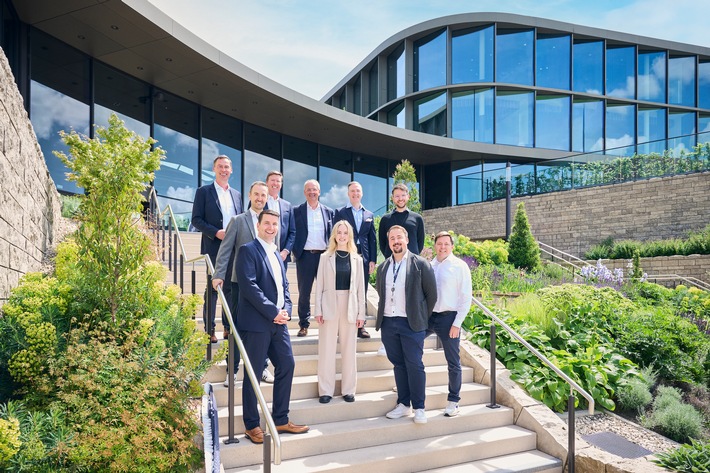SchwarzDigits_Zscaler_Partnerschaft_Teambild.jpg