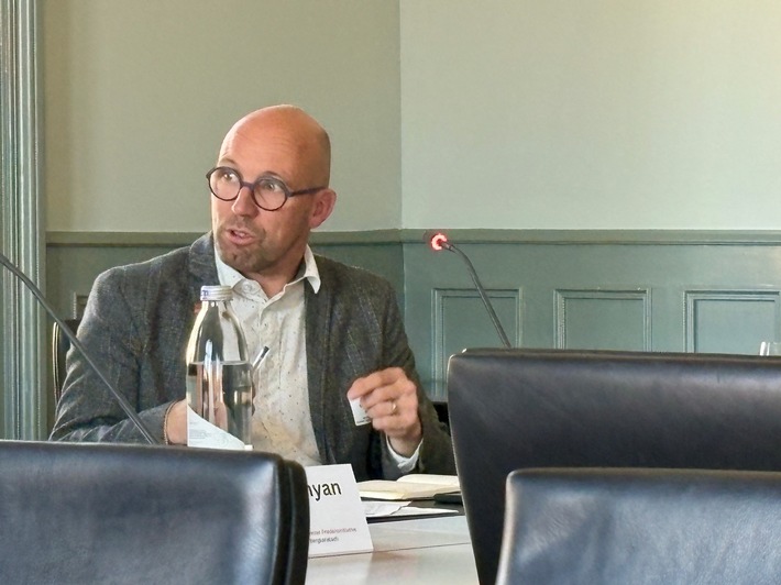 NR Stefan Müller-Altermatt will es wissen: Weshalb engagiert sich der Bundesrat nicht für die Bevölkerung Bergkarabachs?