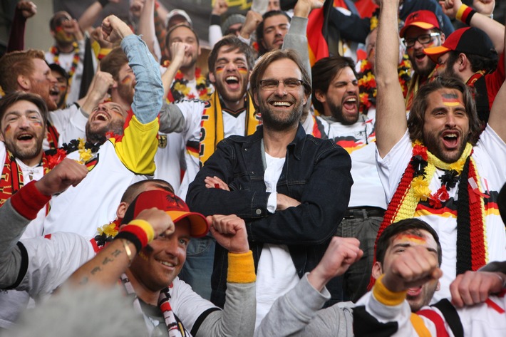 Dein Bart für Deutschland - mit tausenden Glücksbärten zum EM-Sieg (BILD)