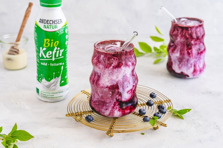 Bio-Kefir-Boom durch Tik Tok & Co: Umfrage von ANDECHSER NATUR zeigt, warum Kefir den Zeitgeist trifft