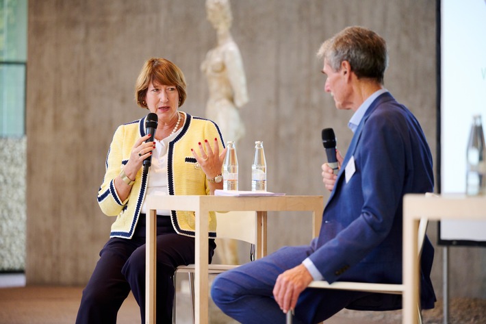 Premiere der "Duisburg Automotive Logistics": Lösungen für den Weg in die CO2-freie Logistik