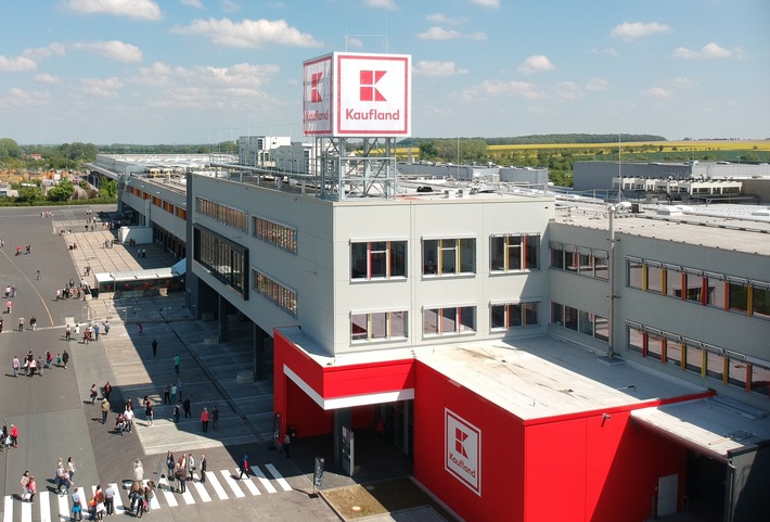 Kaufland feiert Fertigstellung der Regionalzentrale in Osterfeld