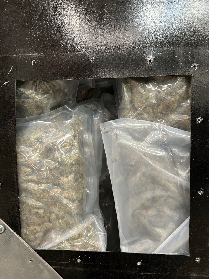 ZOLL-H: Zoll beschlagnahmt Drogen im Wert von 600.000 Euro / ZOLL stellt ca. 60 Kilogramm Cannabis aus Spanien sicher; zwei Beschuldigte in Bremen festgenommen