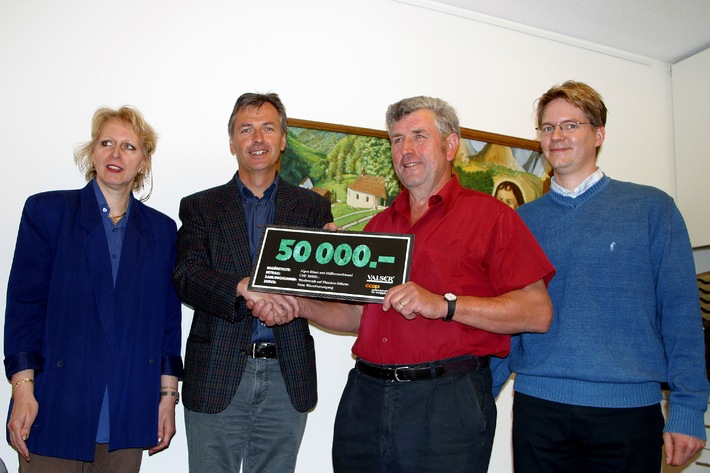 Coop-Patenschaft und VALSER-Wasser spenden 50&#039;000 Franken: Erfolgreiche Hilfsaktion für unsere Obwaldner Bergbauern in Wassernot
