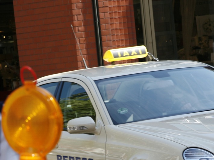 HZA-LÖ: Selbstanzeige im Taxigewerbe führt zu umfangreichen Ermittlungen