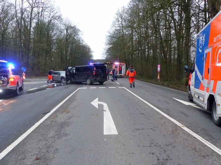 POL-GM: 250220-150: Zwei Schwerverletzte bei Frontalzusammenstoß auf der L 320