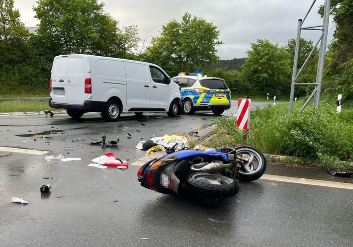 POL-HX: Moped-Fahrer bei Unfall schwer verletzt
