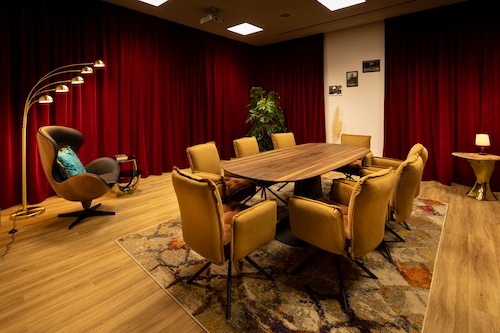 ACHAT Hotels: LOGINN Hotel Berlin erweitert Angebot um zwei Tagungsräume im Retro-Stil