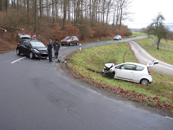 POL-PDMT: Verkehrsunfall mit zwei Leichtverletzten