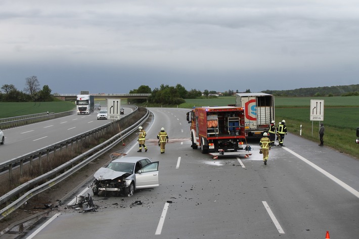 POL-PDNW: Vollsperrung der A 6 nach Verkehrsunfall