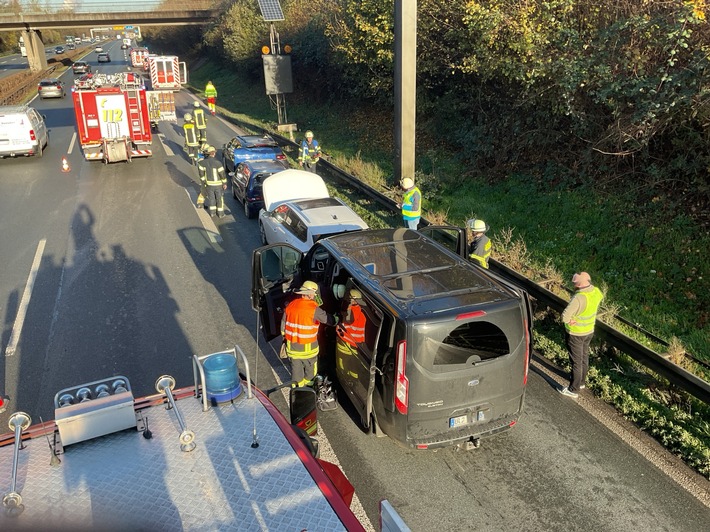 FW-DO: Verkehrsunfall auf der B236 mit vier PKW