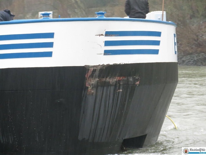 PP-ELT: Schiffsunfall auf dem Rhein
