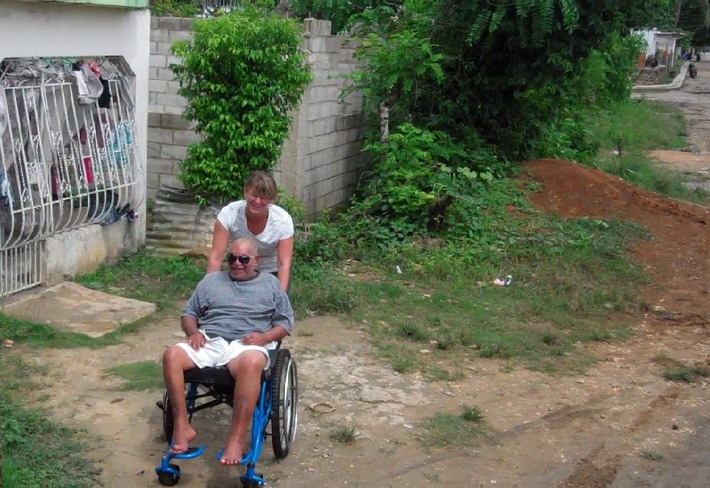 Rollstühle schenken Hoffnung / nph hilft behinderten Menschen in der Dominikanischen Republik