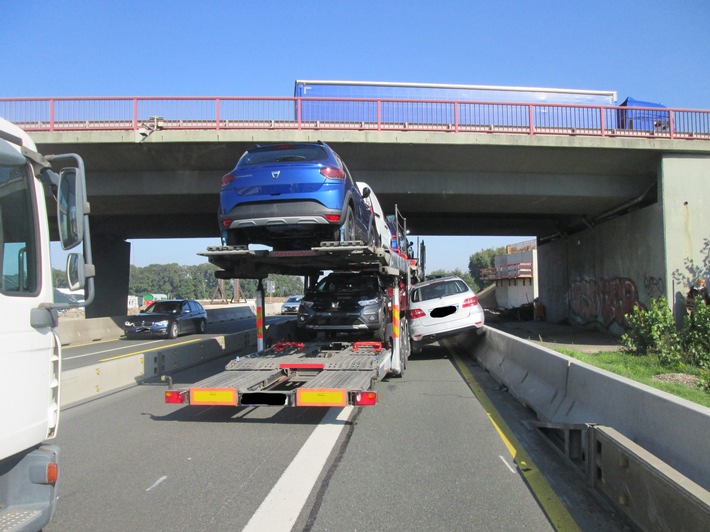 POL-DEL: Autobahnpolizei Ahlhorn: Verkehrsunfall mit hohem Sachschaden
