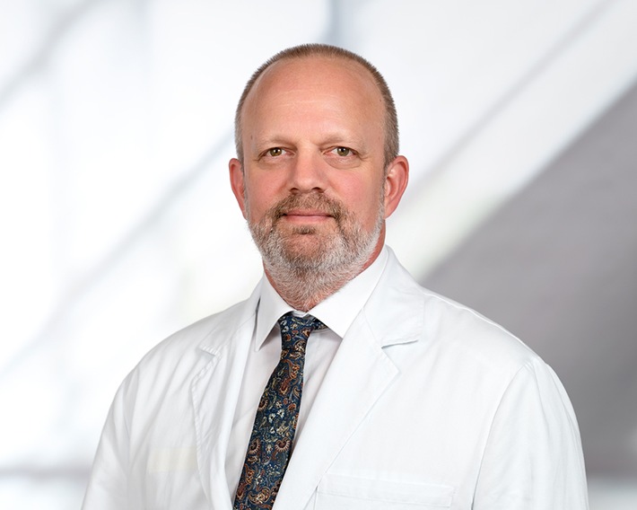 Prof. Dr. Karl-Michael Schebesch ist neuer Chefarzt für Neurochirurgie