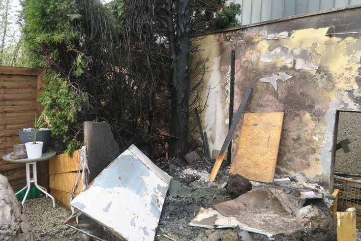 POL-ME: Gartenhütte abgebrannt - die Polizei ermittelt - Mettmann - 2204008