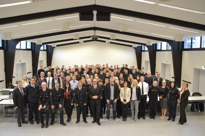 POL-GOE: Polizeidirektion Göttingen für die zukünftigen Herausforderungen gut aufgestellt - 
Präsident Uwe Lührig begrüßt 121 neue 
Mitarbeiterinnen und Mitarbeiter