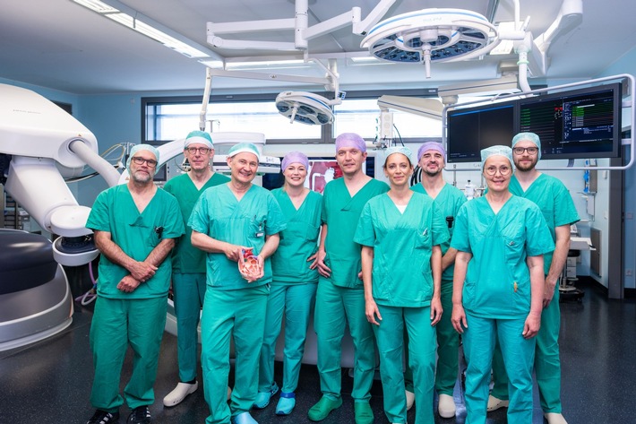 Pressemitteilung: Klinikum Nürnberg führt neuen Herzklappen-Ersatz ein